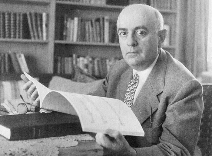 0895-theodor-adorno